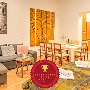 Central Apartments דירה