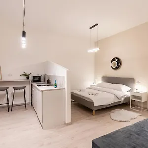 Kl31 - Urban Escape - Prime Location - Klauzal Square By Bqa דירה