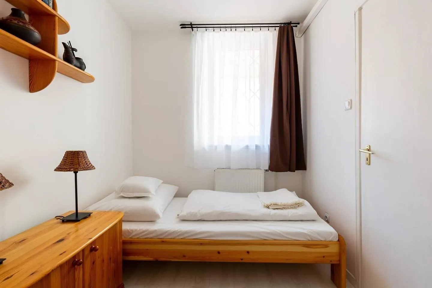 Flat White Apartment Budapest